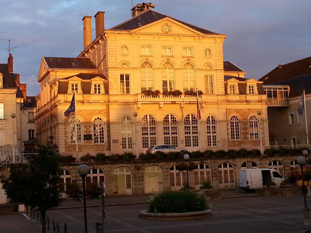Hotel Au Lion D'Or Nogent-le-Rotrou Eksteriør bilde