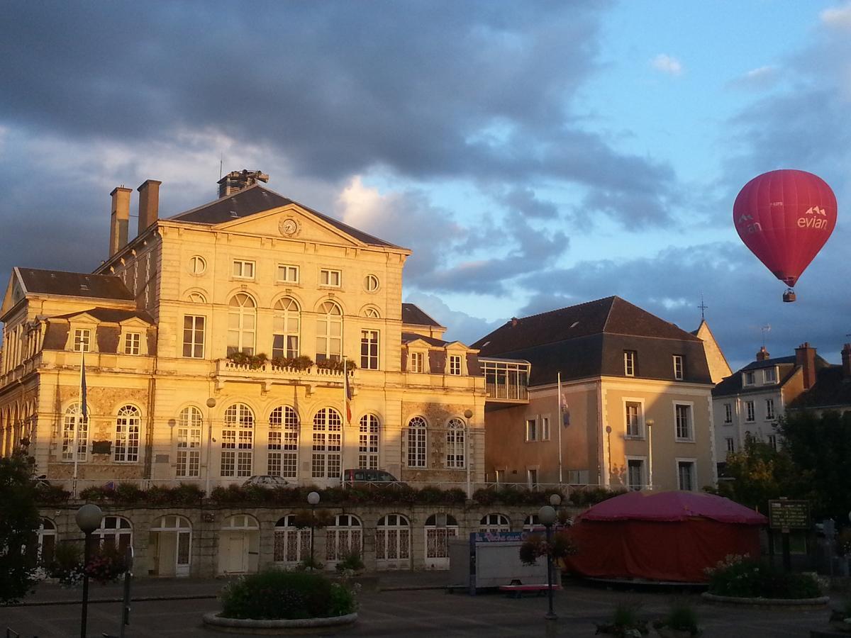 Hotel Au Lion D'Or Nogent-le-Rotrou Eksteriør bilde